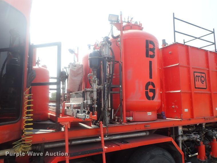 image for item DE0786 2003 Sterling Condor  paint striping truck