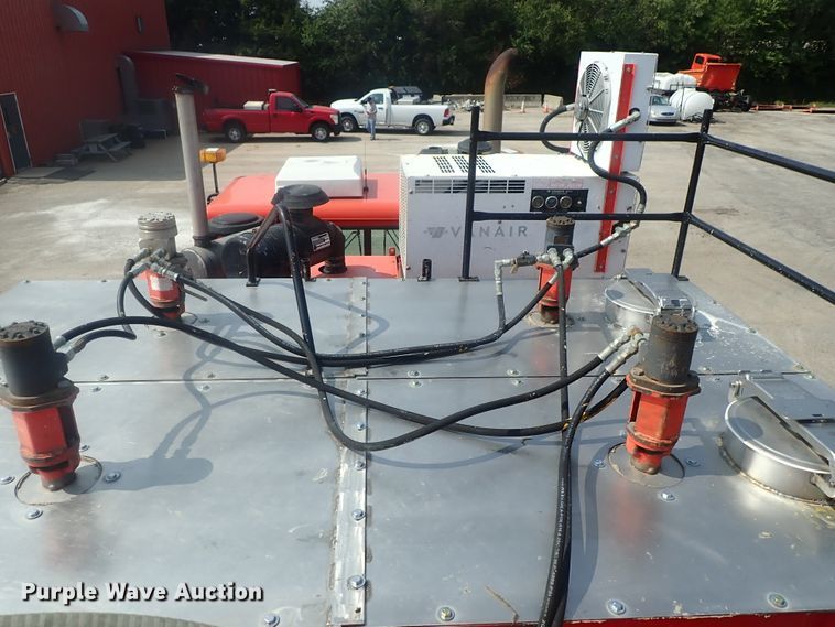 image for item DE0786 2003 Sterling Condor  paint striping truck