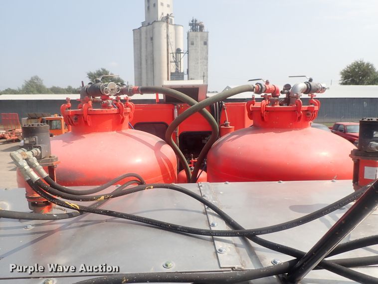 image for item DE0786 2003 Sterling Condor  paint striping truck