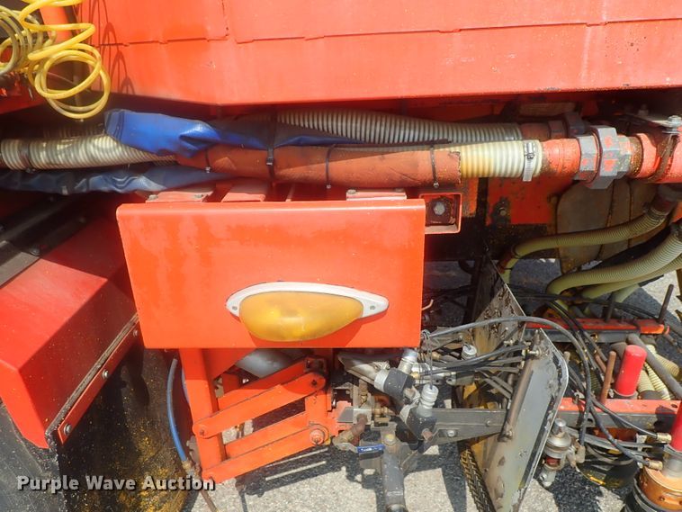 image for item DE0786 2003 Sterling Condor  paint striping truck