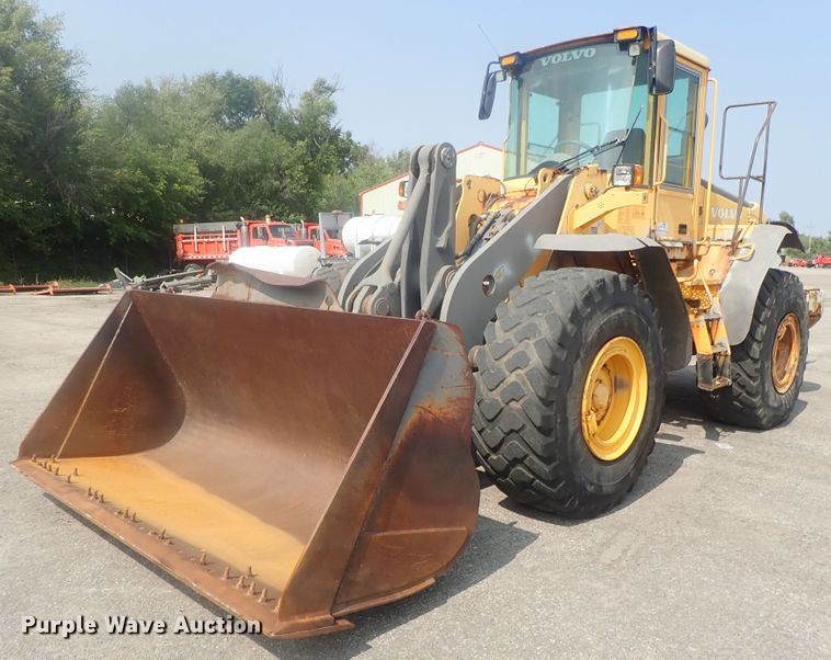 image for item DE0788 2004 Volvo L110E  wheel loader