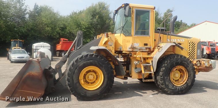 image for item DE0788 2004 Volvo L110E  wheel loader