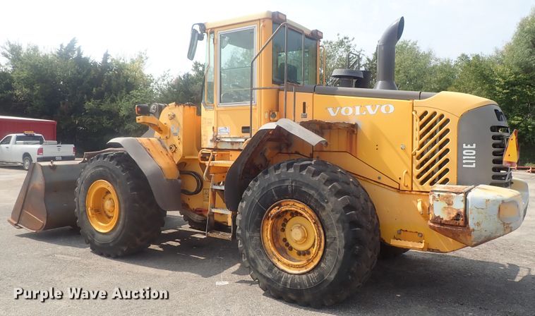 image for item DE0788 2004 Volvo L110E  wheel loader