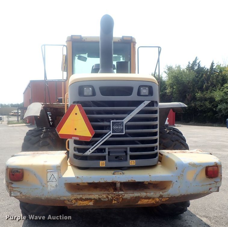 image for item DE0788 2004 Volvo L110E  wheel loader