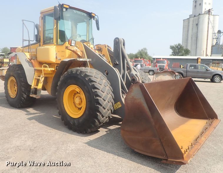image for item DE0788 2004 Volvo L110E  wheel loader