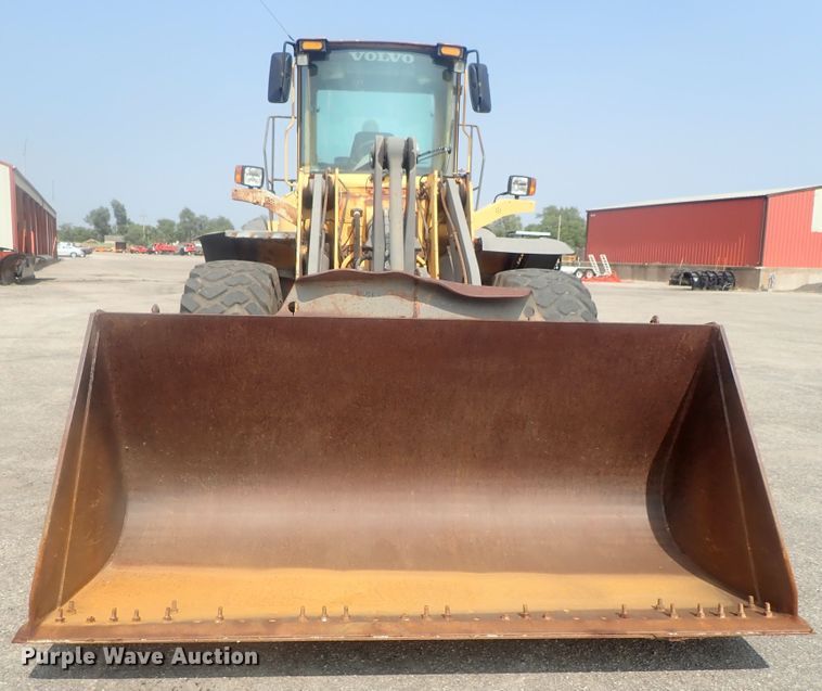 image for item DE0788 2004 Volvo L110E  wheel loader