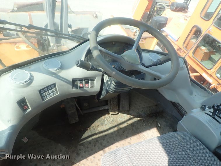 image for item DE0788 2004 Volvo L110E  wheel loader