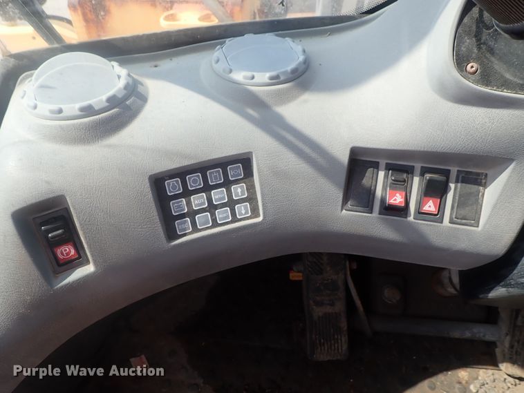 image for item DE0788 2004 Volvo L110E  wheel loader