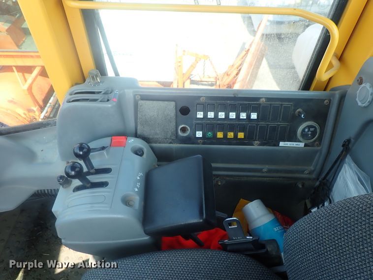 image for item DE0788 2004 Volvo L110E  wheel loader