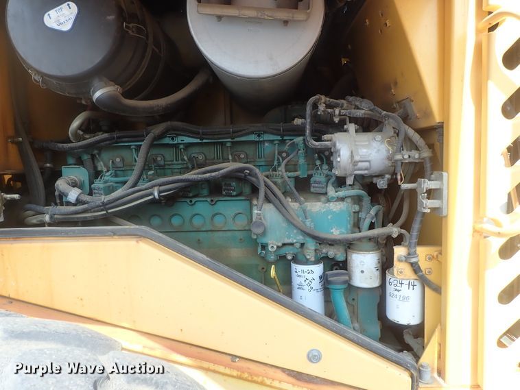 image for item DE0788 2004 Volvo L110E  wheel loader