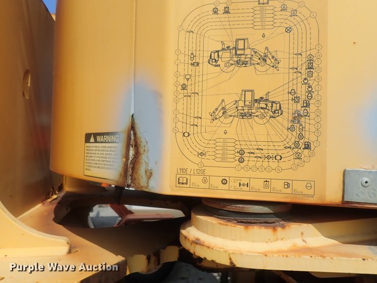 image for item DE0788 2004 Volvo L110E  wheel loader