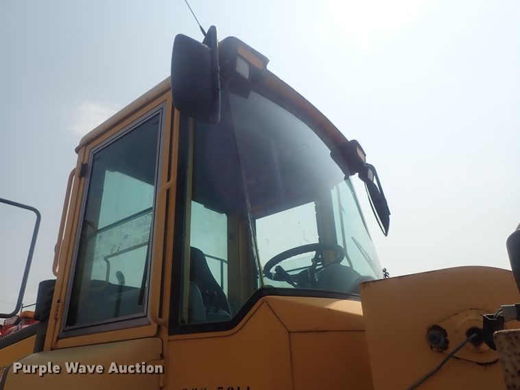 image for item DE0788 2004 Volvo L110E  wheel loader