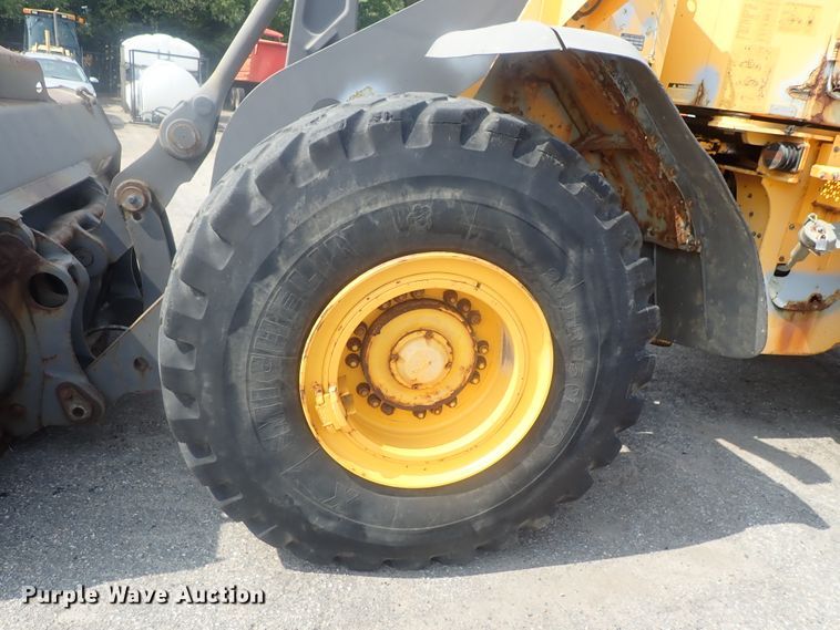 image for item DE0788 2004 Volvo L110E  wheel loader