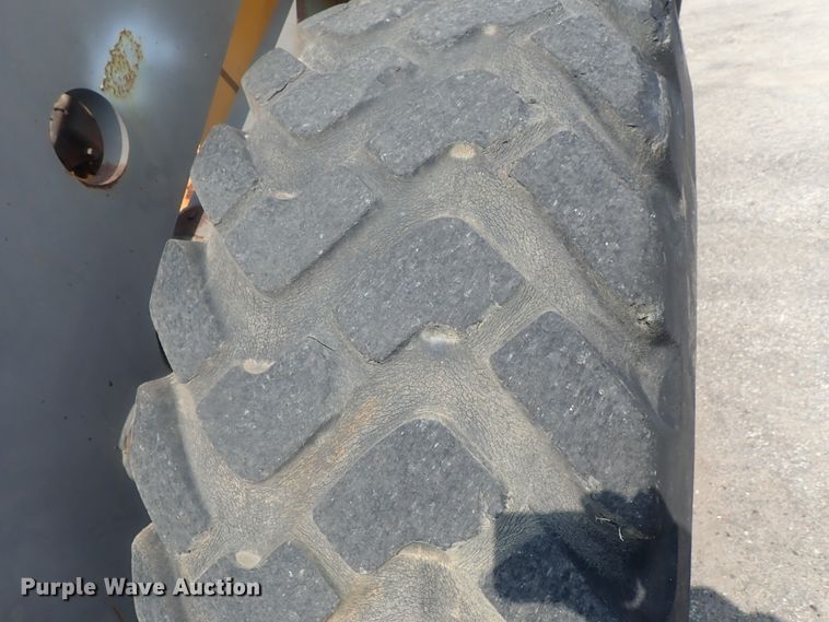 image for item DE0788 2004 Volvo L110E  wheel loader