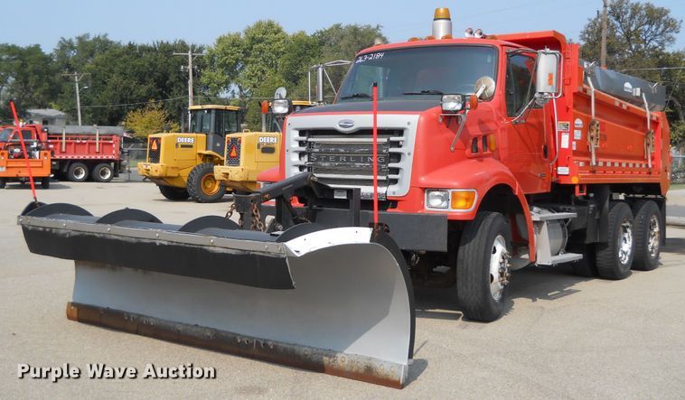 image for item DE4519 2006 Sterling LT7500  dump truck