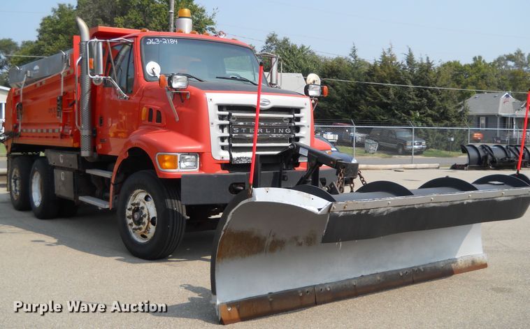 image for item DE4519 2006 Sterling LT7500  dump truck