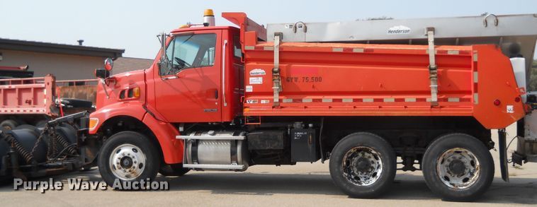 image for item DE4519 2006 Sterling LT7500  dump truck