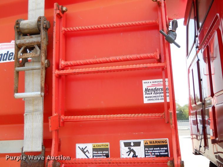 image for item DE4519 2006 Sterling LT7500  dump truck