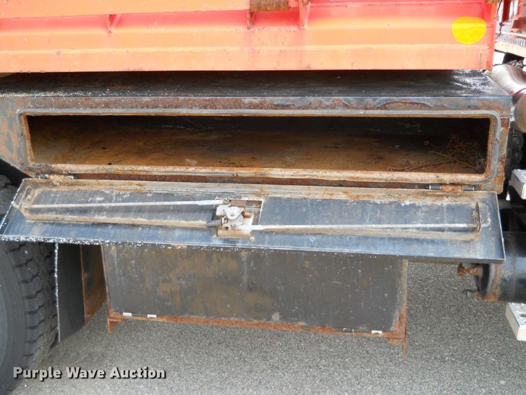 image for item DE4519 2006 Sterling LT7500  dump truck