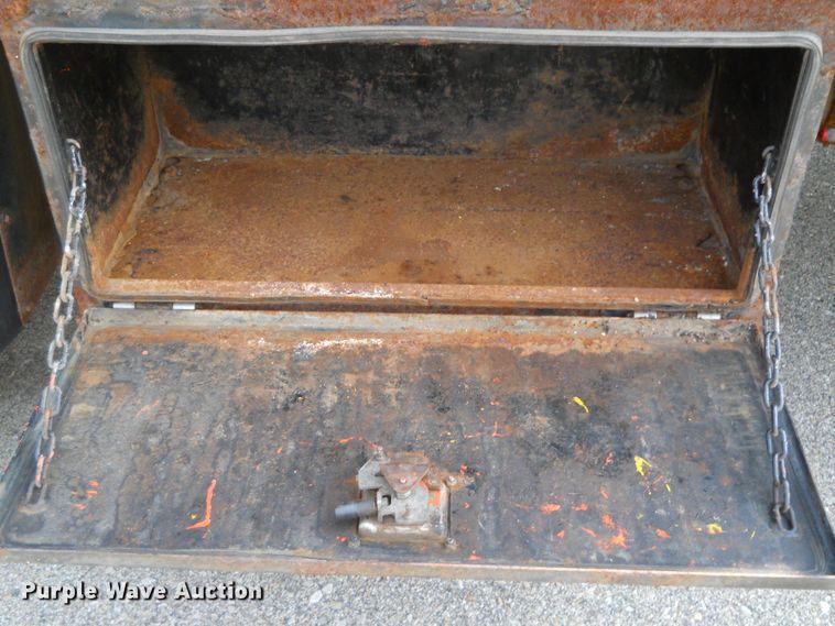 image for item DE4519 2006 Sterling LT7500  dump truck