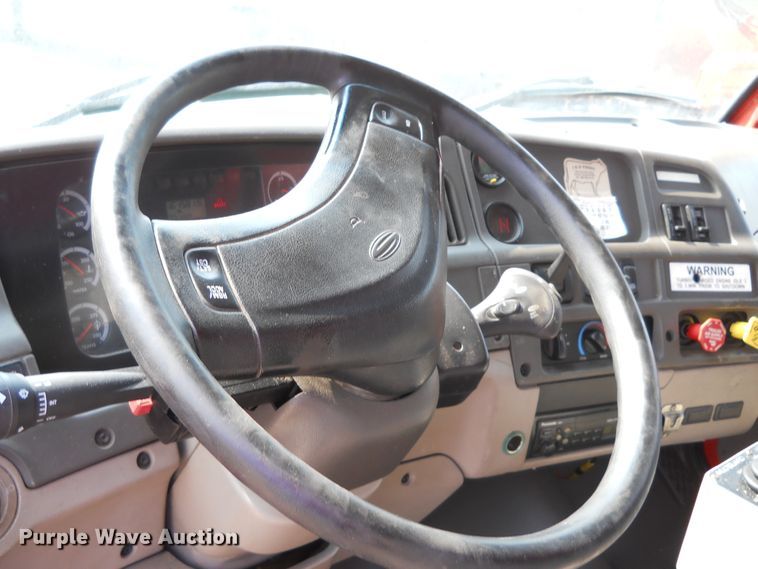 image for item DE4519 2006 Sterling LT7500  dump truck