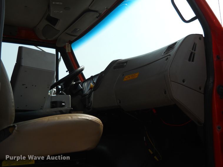 image for item DE4519 2006 Sterling LT7500  dump truck