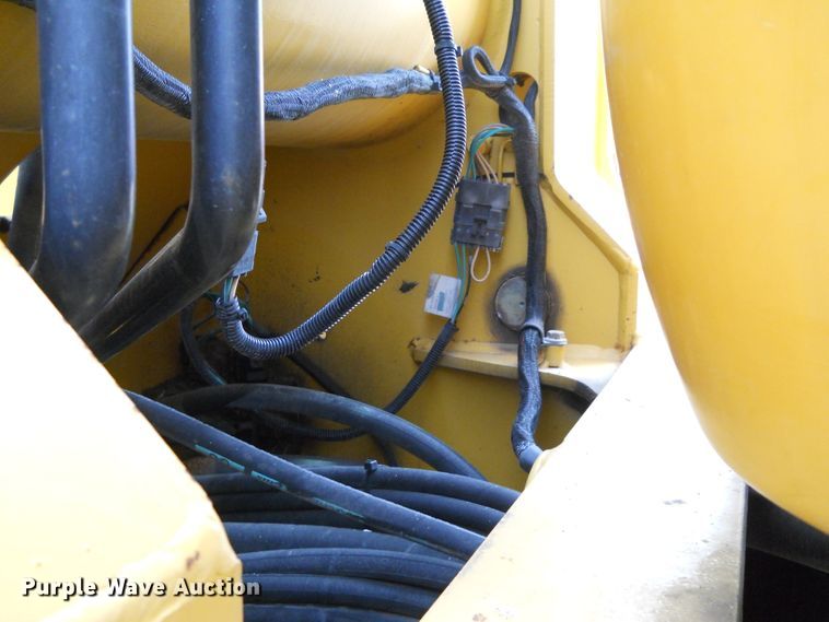 image for item DE4520 2003 John Deere 444H  wheel loader