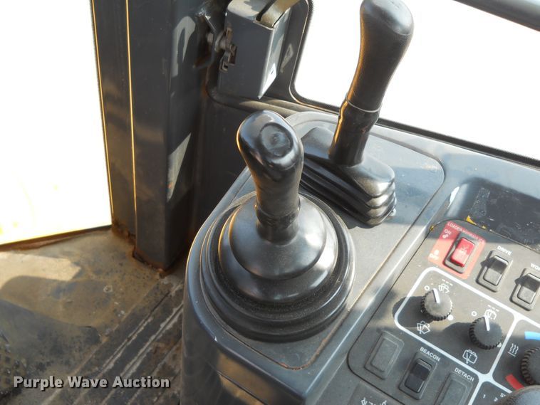 image for item DE4520 2003 John Deere 444H  wheel loader