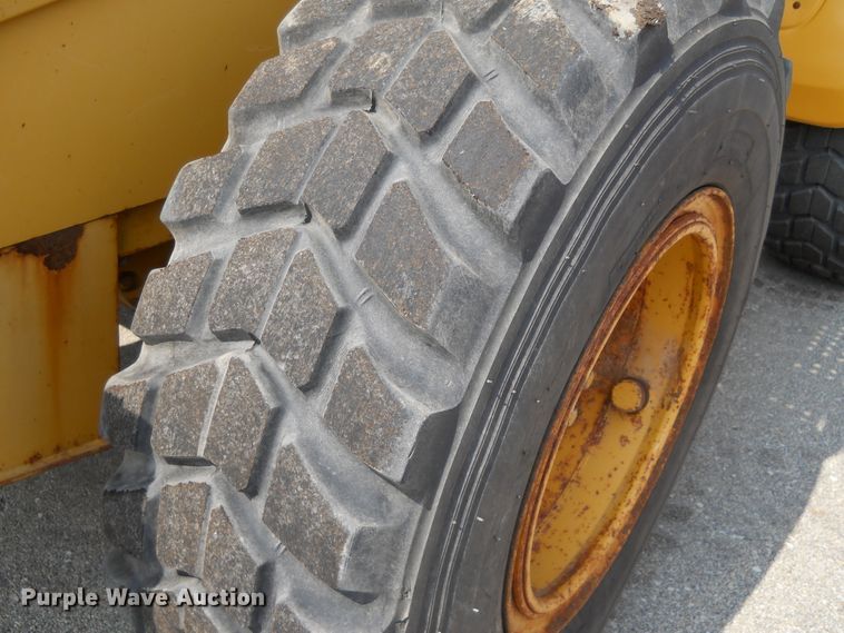 image for item DE4520 2003 John Deere 444H  wheel loader