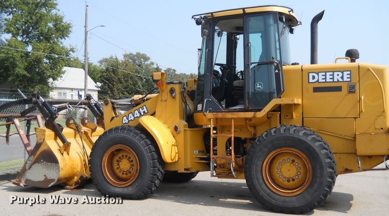 image for item DE4521 2003 John Deere 444H  wheel loader