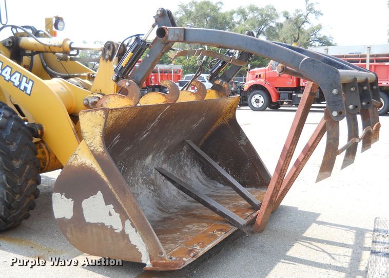 image for item DE4521 2003 John Deere 444H  wheel loader