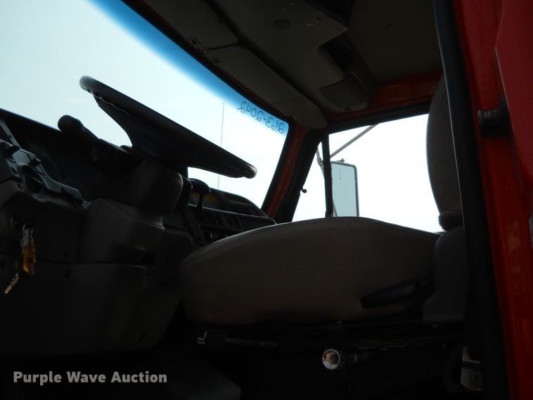 image for item DE4523 2003 Sterling LT7501  dump truck