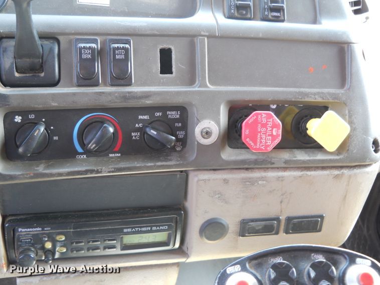 image for item DE4523 2003 Sterling LT7501  dump truck