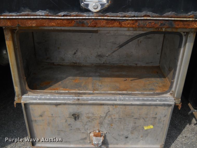 image for item DE4524 2003 Sterling LT7501  dump truck