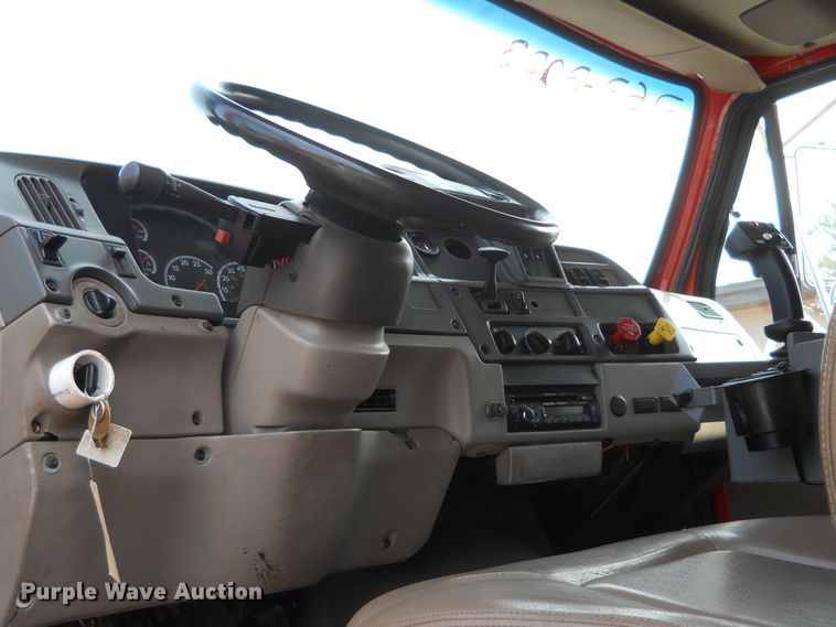 image for item DE4524 2003 Sterling LT7501  dump truck