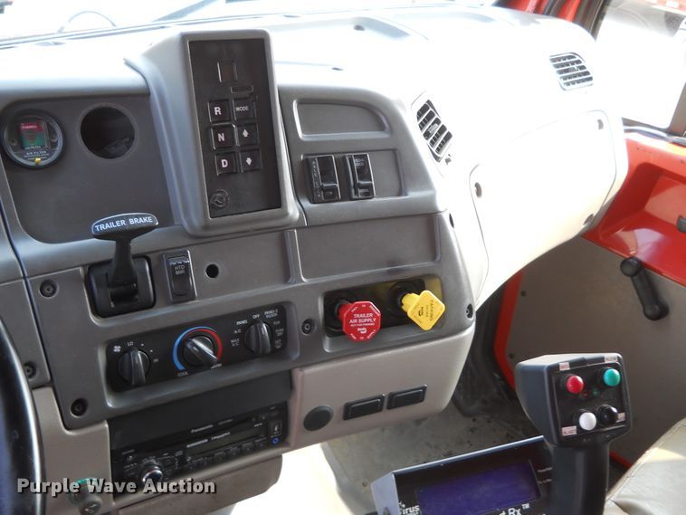 image for item DE4524 2003 Sterling LT7501  dump truck