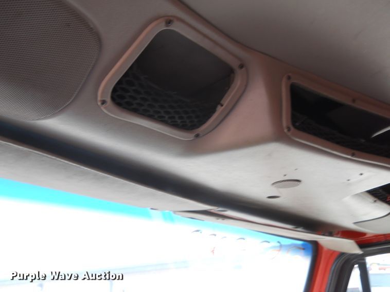 image for item DE4524 2003 Sterling LT7501  dump truck