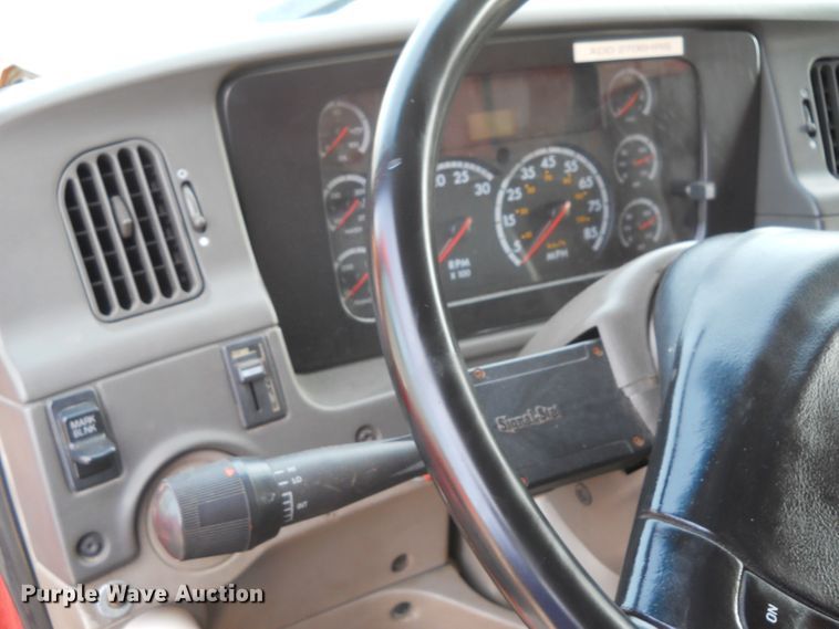 image for item DE4524 2003 Sterling LT7501  dump truck