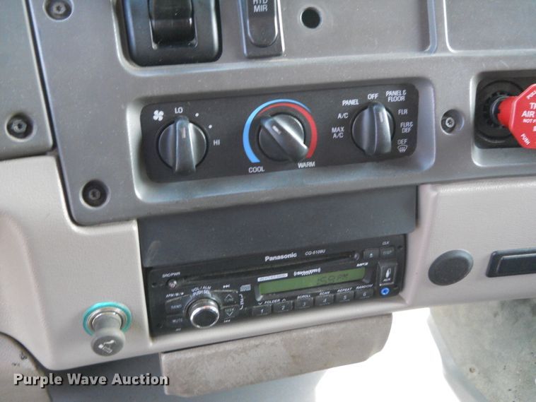 image for item DE4524 2003 Sterling LT7501  dump truck