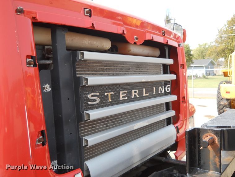 image for item DE4524 2003 Sterling LT7501  dump truck