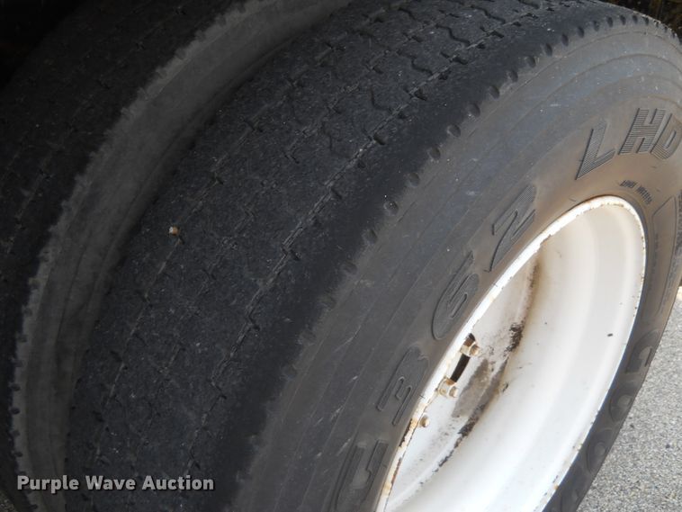 image for item DE4524 2003 Sterling LT7501  dump truck