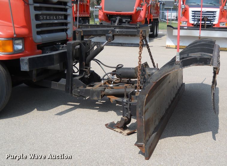 image for item DE4525 2001 Sterling LT7501   dump truck