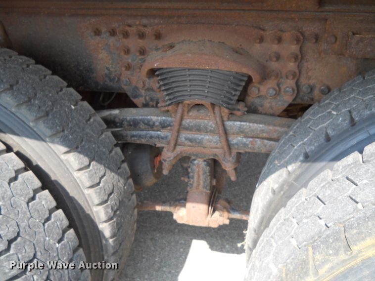 image for item DE4525 2001 Sterling LT7501   dump truck