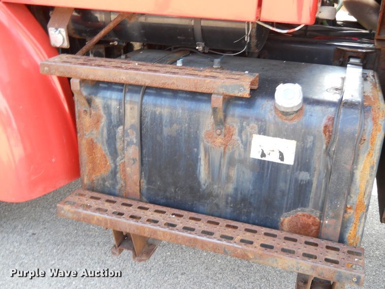 image for item DE4525 2001 Sterling LT7501   dump truck