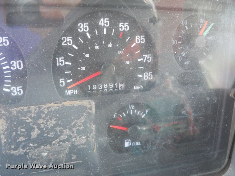 image for item DE4525 2001 Sterling LT7501   dump truck