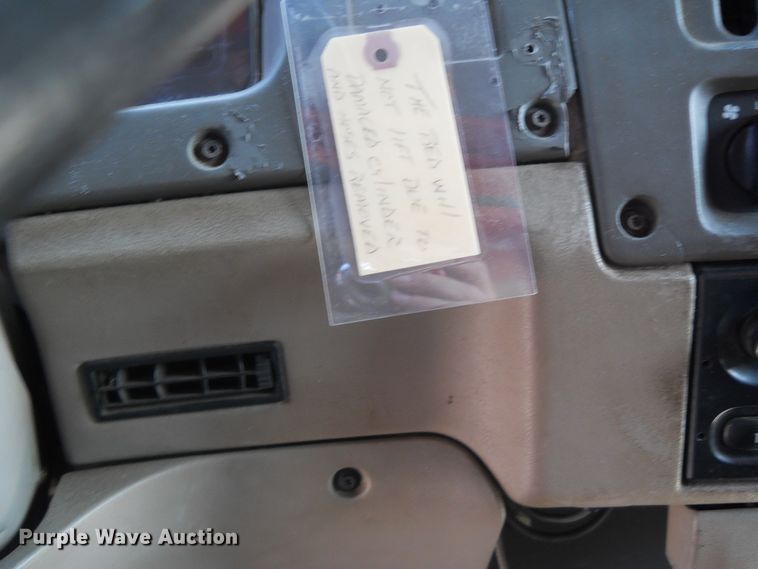 image for item DE4525 2001 Sterling LT7501   dump truck