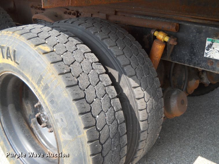 image for item DE4525 2001 Sterling LT7501   dump truck