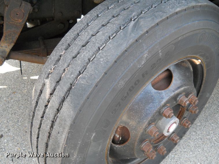 image for item DE4525 2001 Sterling LT7501   dump truck