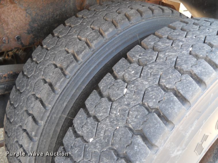 image for item DE4525 2001 Sterling LT7501   dump truck