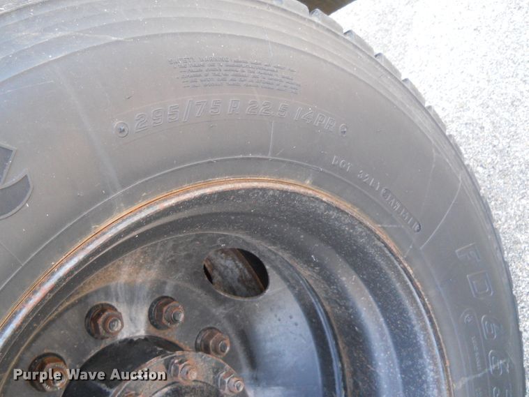 image for item DE4525 2001 Sterling LT7501   dump truck